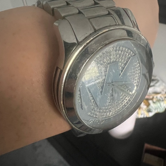 Michael Kors Silver Crystal RUNWAY Watch MK5544 - Picture 5 of 9